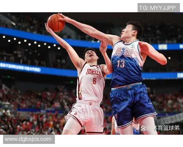 重庆篮球队实力之争引发热议球迷观点各异分析球队未来发展