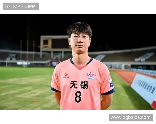 吴磊与足球明星的精彩瞬间照片分享，展现青春活力与运动魅力