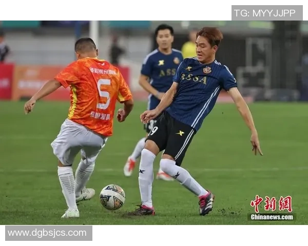 贵阳香港足球明星队携手共创足球梦想助力青少年成长与发展 贵阳香港足球明星队携手共创足球梦想助力青少年成长与发展