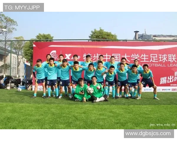 武汉足球队展现出色团队协作能力助力联赛表现分析与点评 武汉足球队展现出色团队协作能力助力联赛表现分析与点评